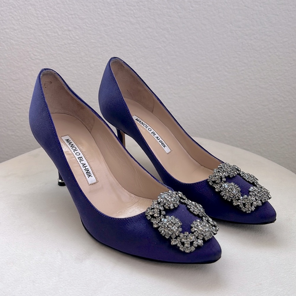 ❌SOLD❌ Manolo Blahnik hangisi satin 70